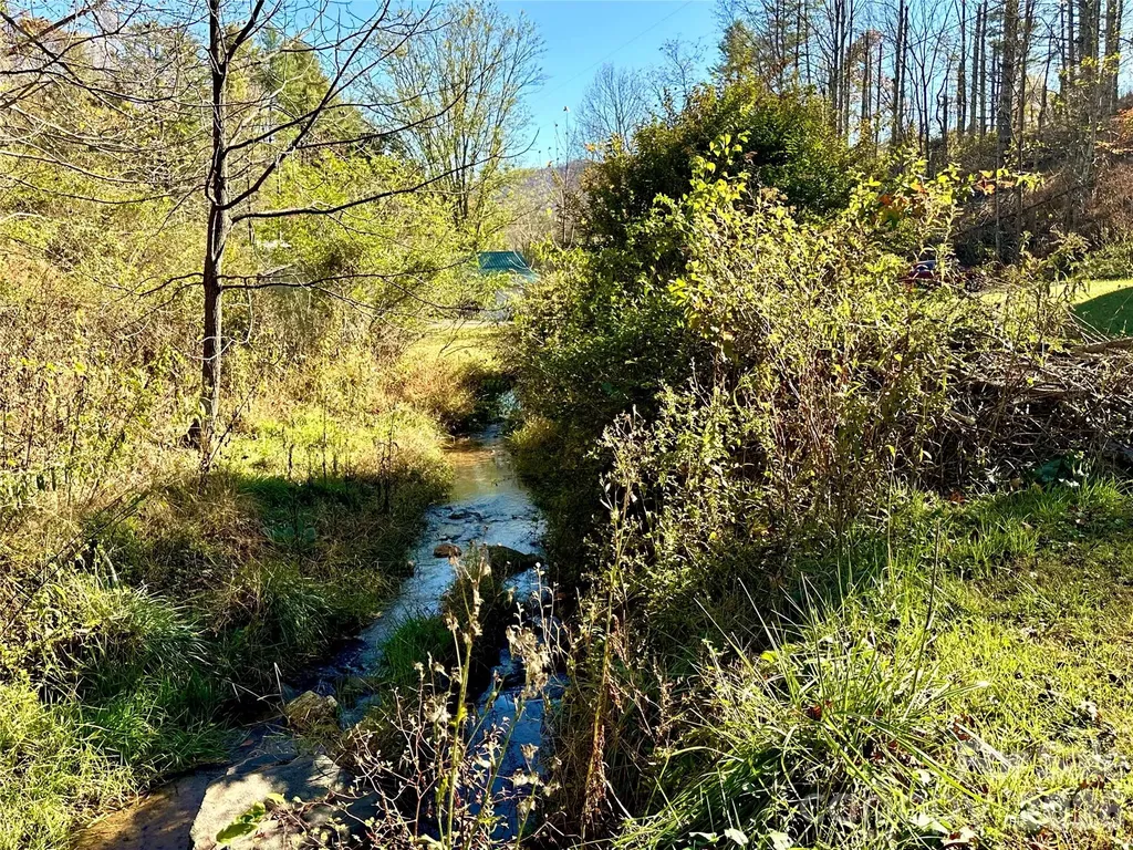 208 Murdock Road Bakersville NC 28705