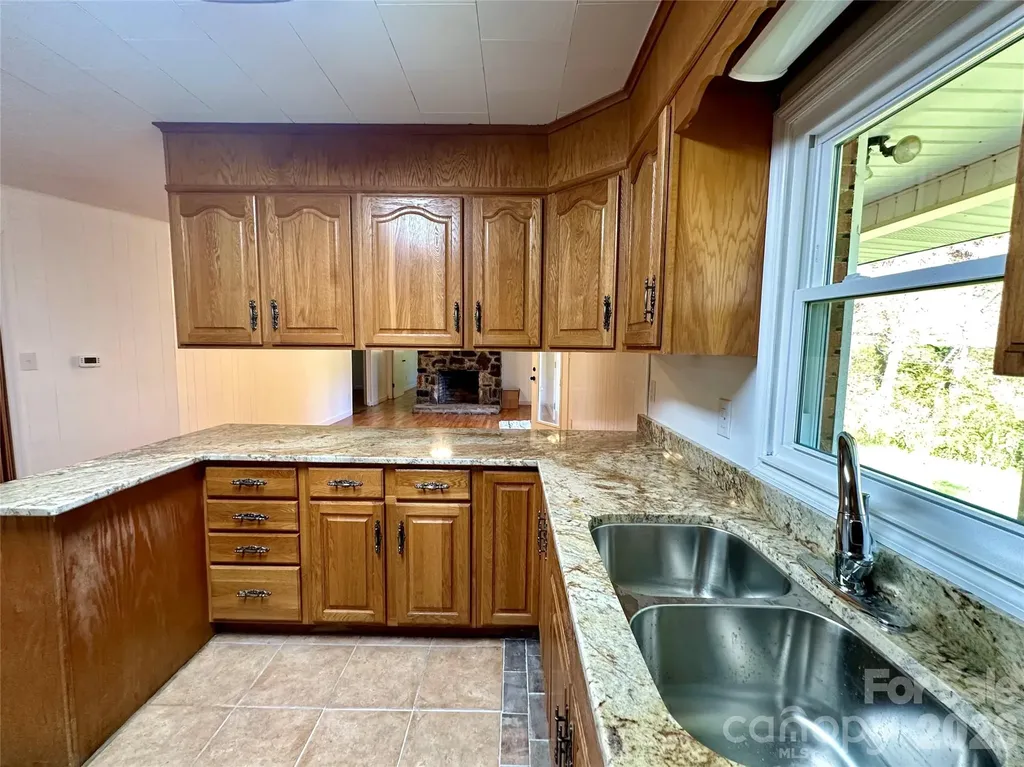 208 Murdock Road Bakersville NC 28705