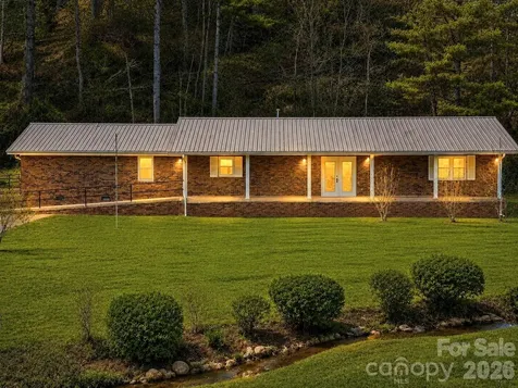 208 Murdock Road Bakersville NC 28705