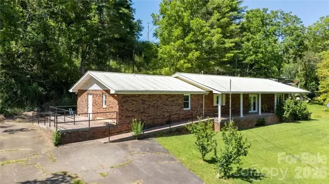 208 Murdock Road Bakersville NC 28705