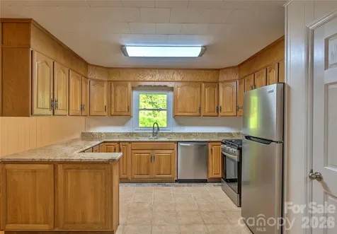 208 Murdock Road Bakersville NC 28705