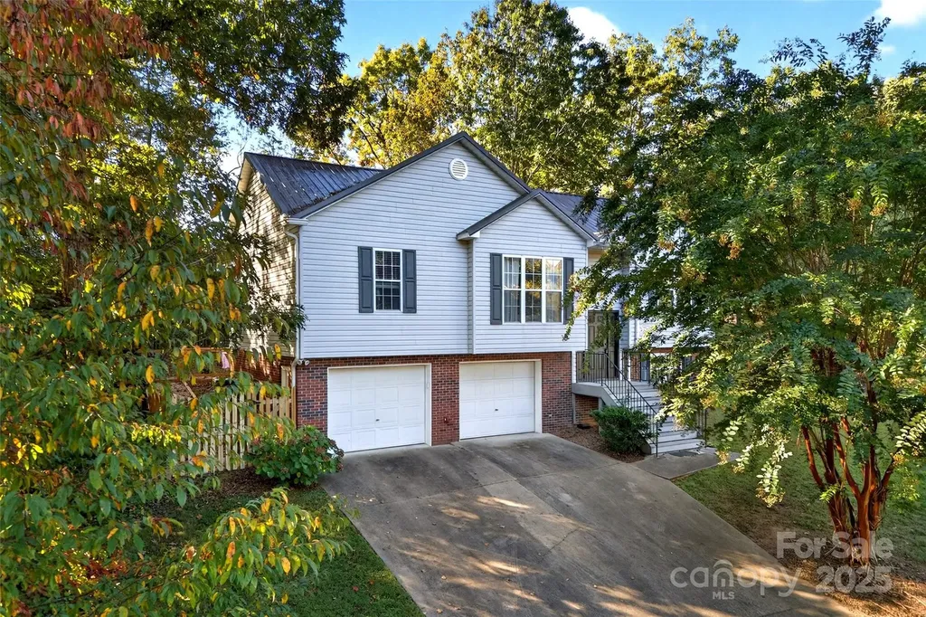 2691 Laurel Pointe Drive Nebo NC 28761