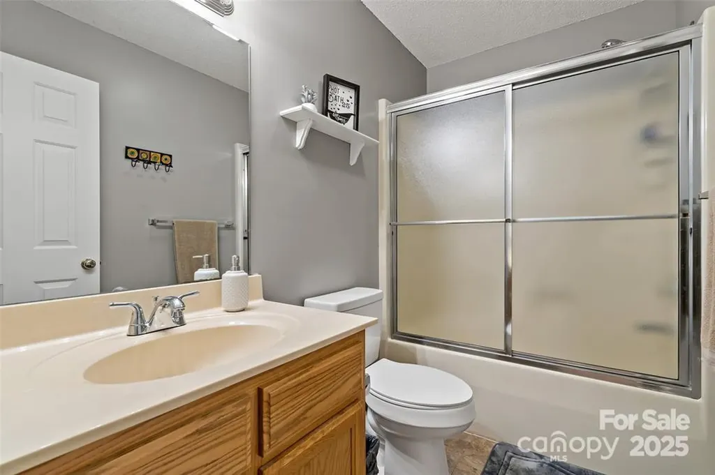 2691 Laurel Pointe Drive Nebo NC 28761
