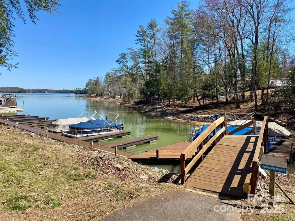 2691 Laurel Pointe Drive Nebo NC 28761