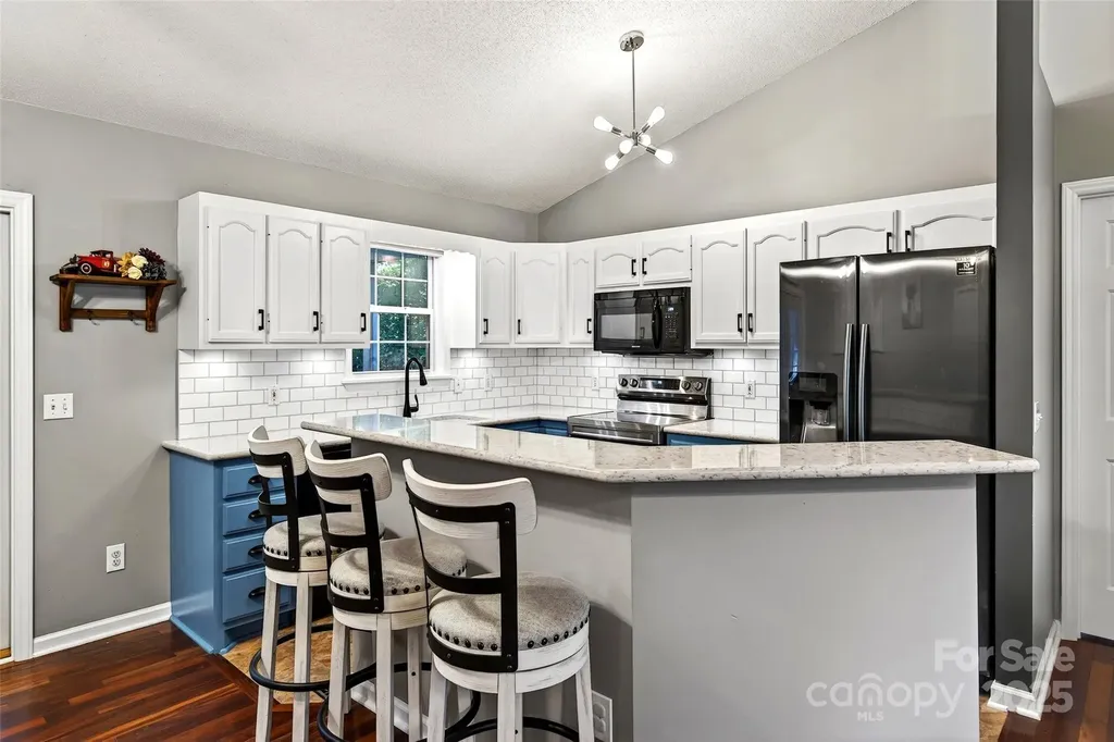 2691 Laurel Pointe Drive Nebo NC 28761