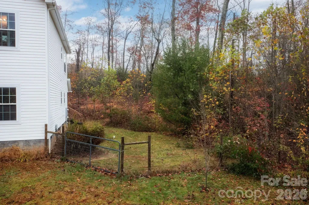 230 Graystone Drive Burnsville NC 28714