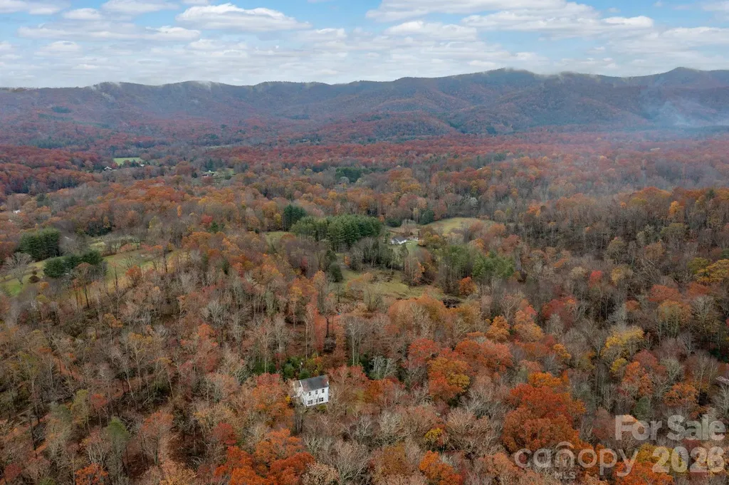 230 Graystone Drive Burnsville NC 28714