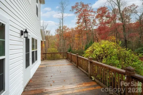 230 Graystone Drive Burnsville NC 28714