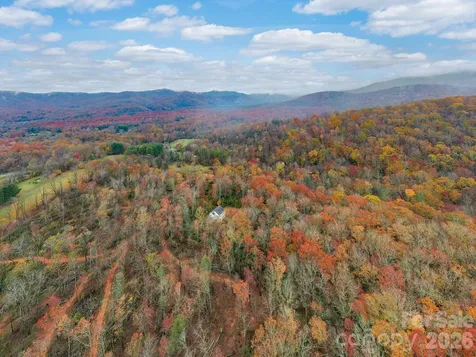 230 Graystone Drive Burnsville NC 28714