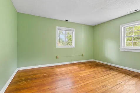132 Little Knob Road Asheville NC 28803