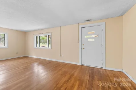 132 Little Knob Road Asheville NC 28803
