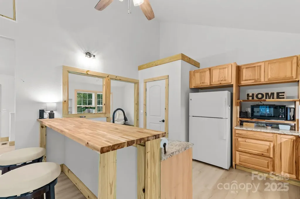 1036 Williamsburg Drive Lenoir NC 28645