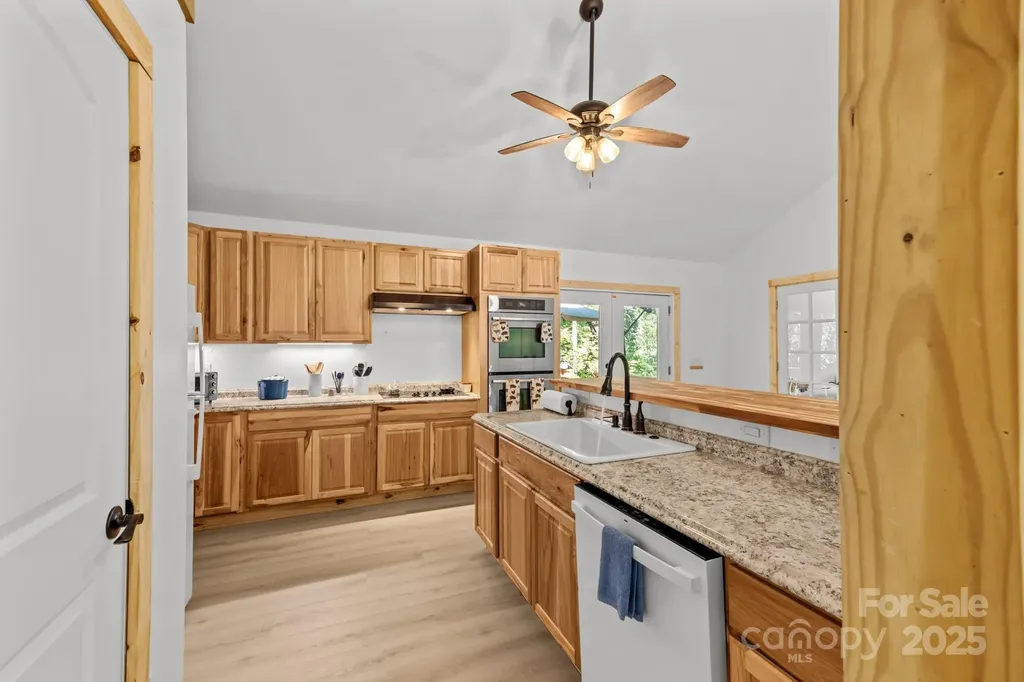 1036 Williamsburg Drive Lenoir NC 28645