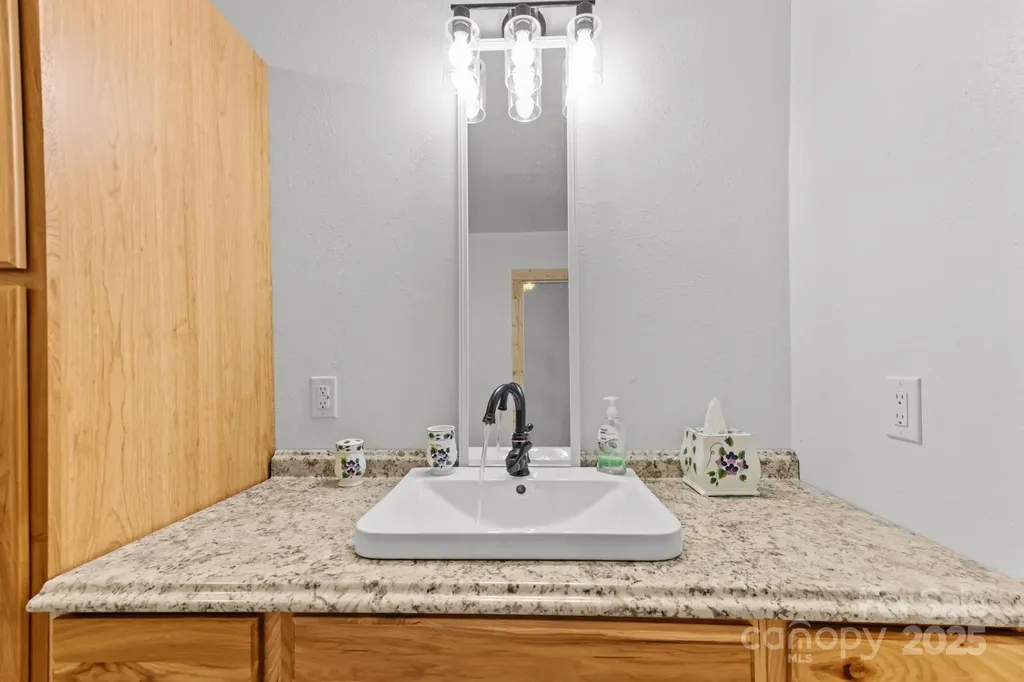 1036 Williamsburg Drive Lenoir NC 28645