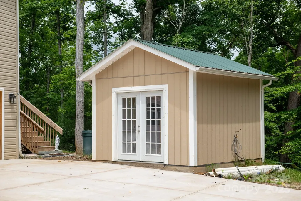 1036 Williamsburg Drive Lenoir NC 28645
