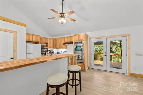 1036 Williamsburg Drive Lenoir NC 28645