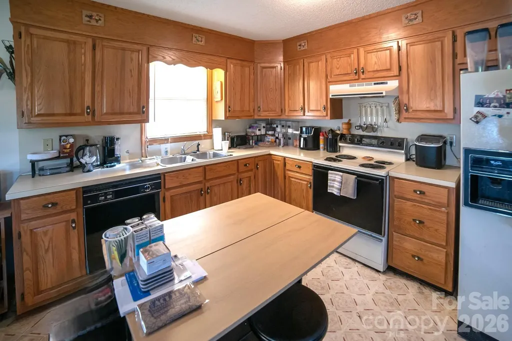 4186 Horseshoe Bend Road Hudson NC 28638