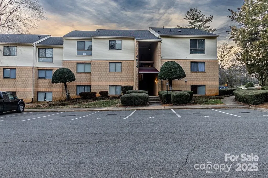 4814 Spring Lake Drive Charlotte NC 28212