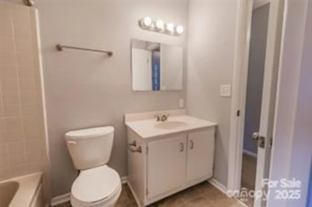 4814 Spring Lake Drive Charlotte NC 28212