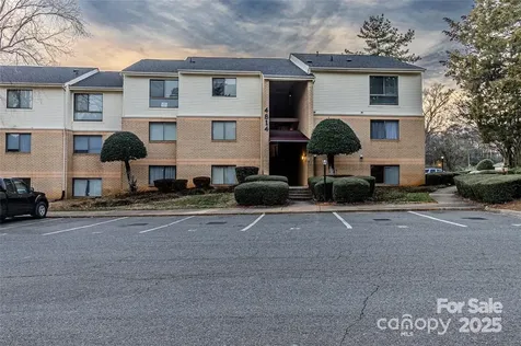4814 Spring Lake Drive Charlotte NC 28212