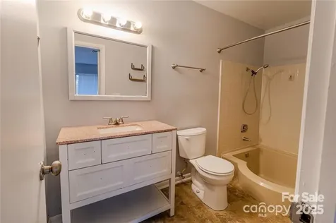 4814 Spring Lake Drive Charlotte NC 28212