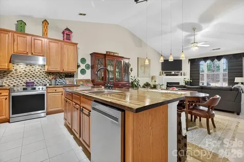 4412 Glenlea Commons Drive Charlotte NC 28216