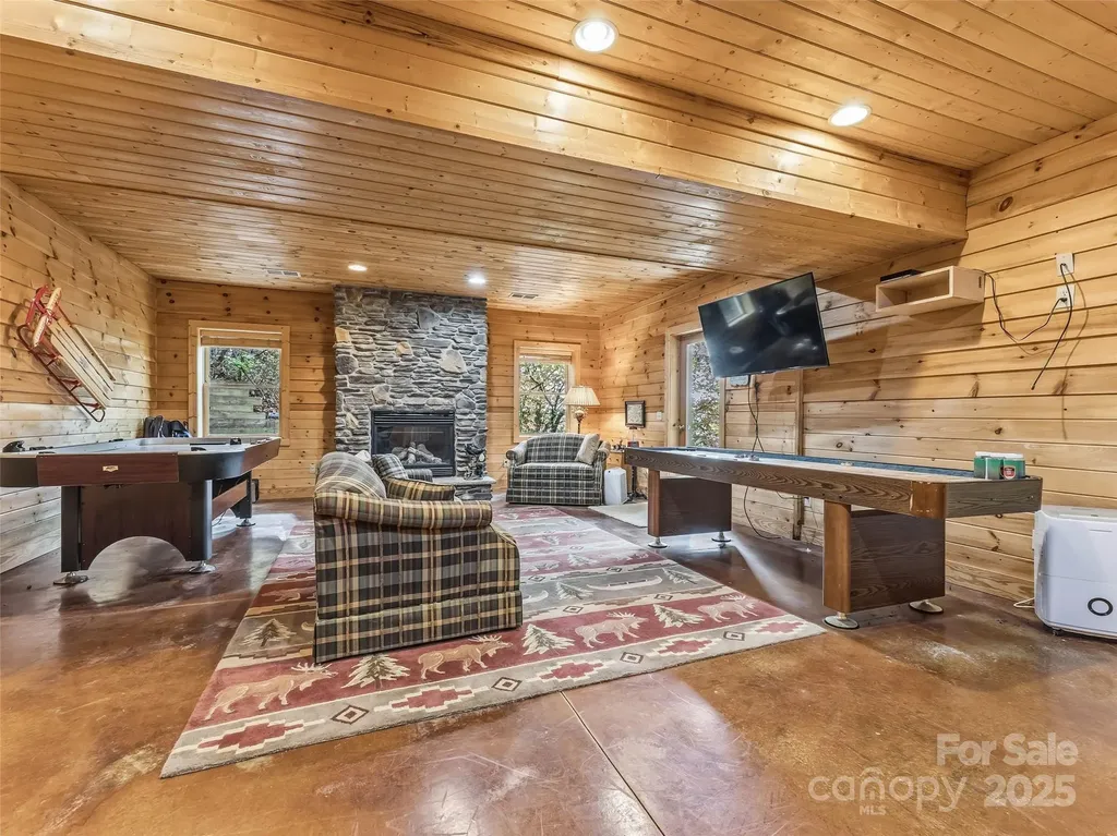 167 Mountain Vista Drive Saluda NC 28773