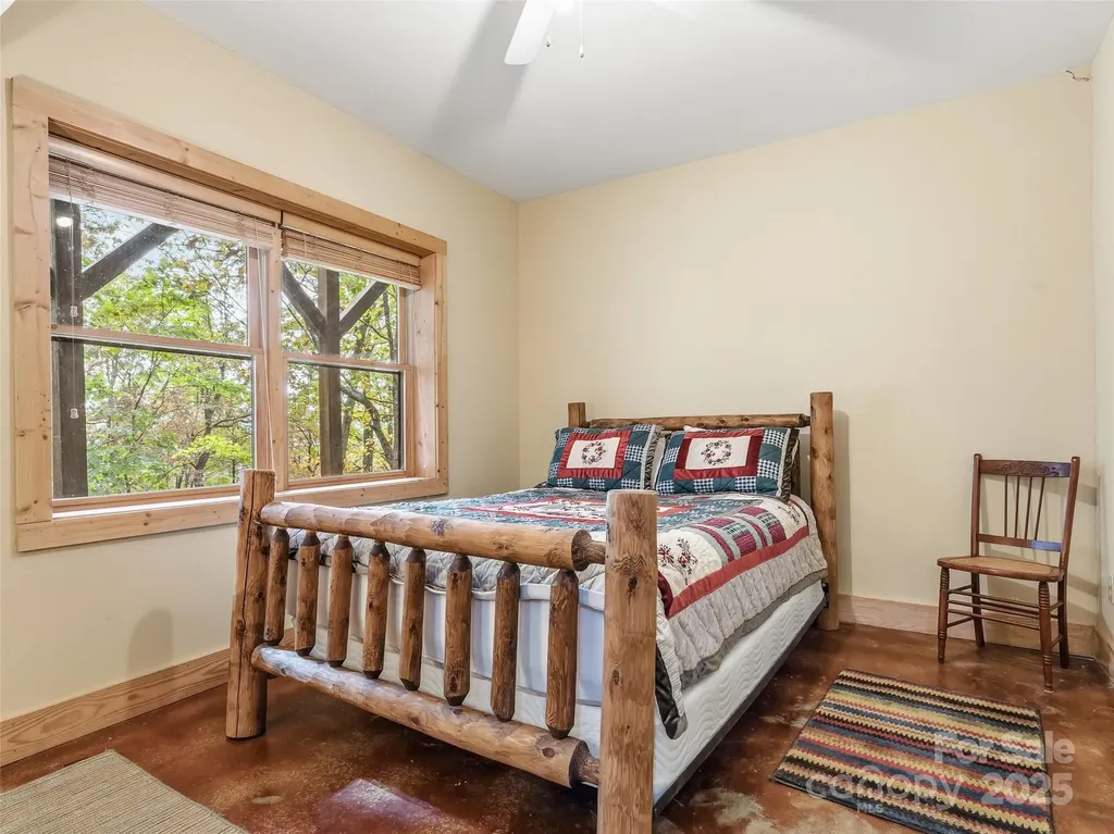 167 Mountain Vista Drive Saluda NC 28773