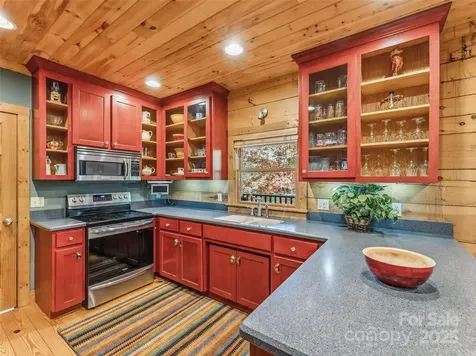 167 Mountain Vista Drive Saluda NC 28773