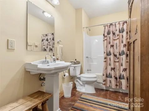 167 Mountain Vista Drive Saluda NC 28773