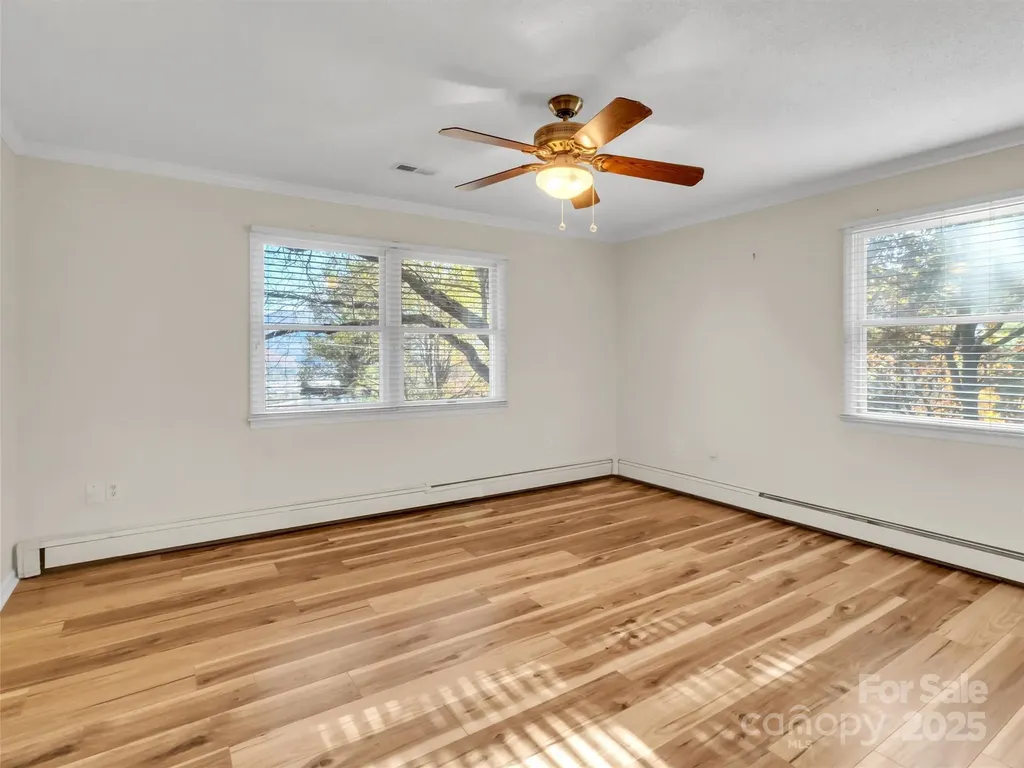 930 Scenic Circle Waynesville NC 28786