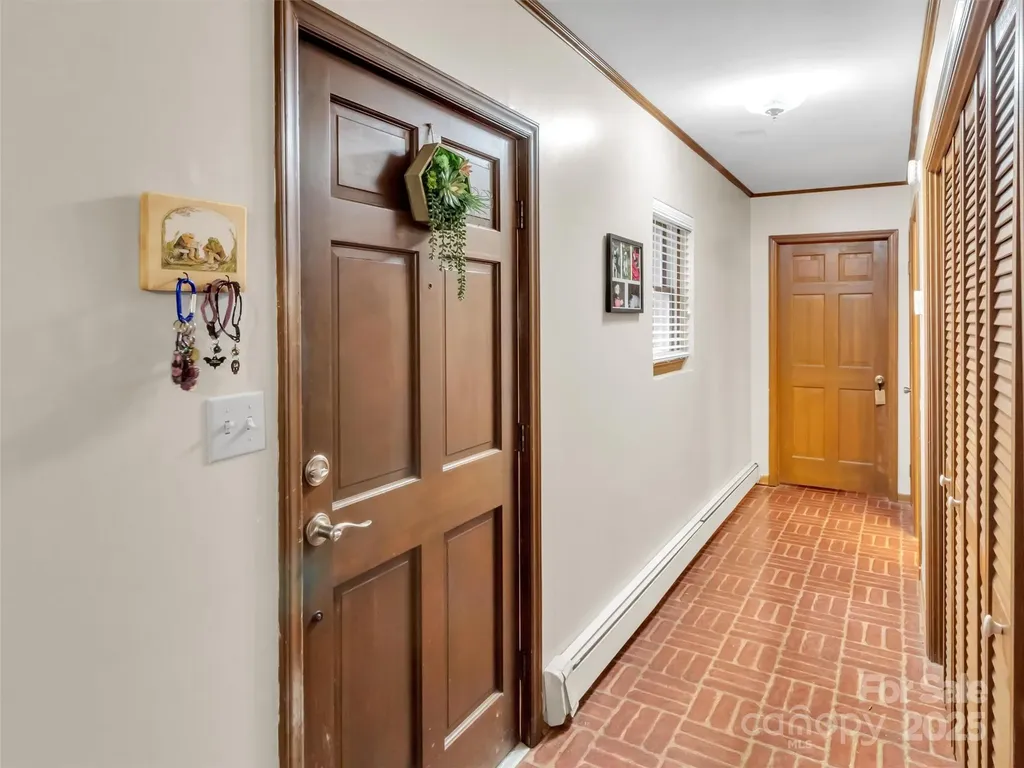 930 Scenic Circle Waynesville NC 28786