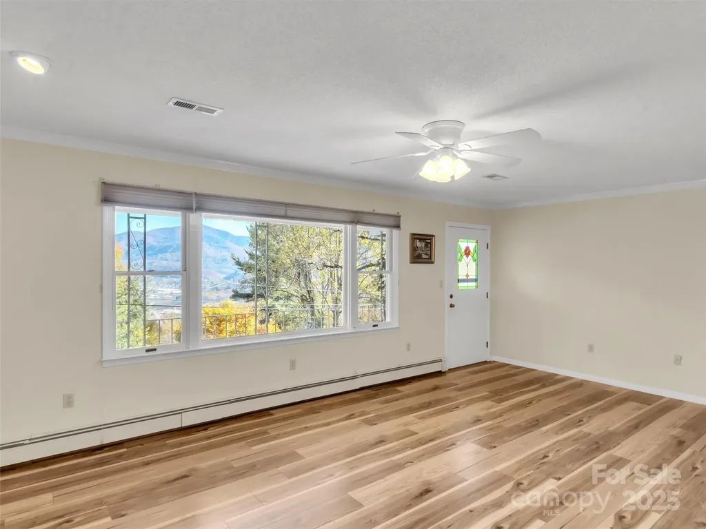 930 Scenic Circle Waynesville NC 28786