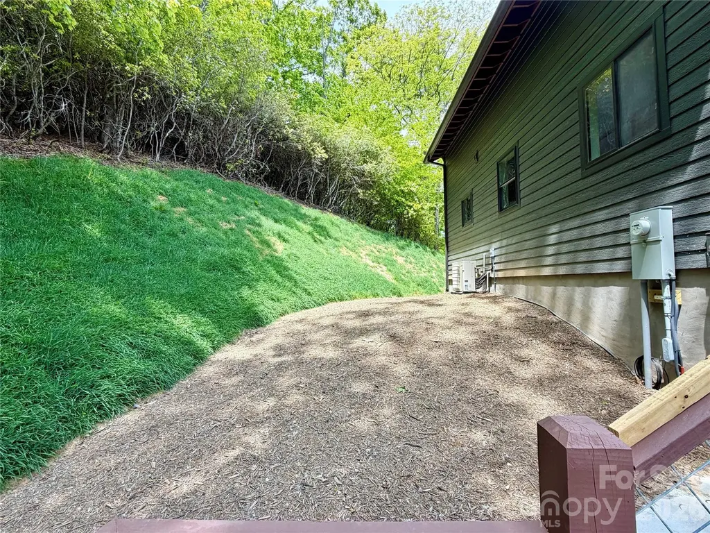 114 Phivo Drive Balsam Grove NC 28708