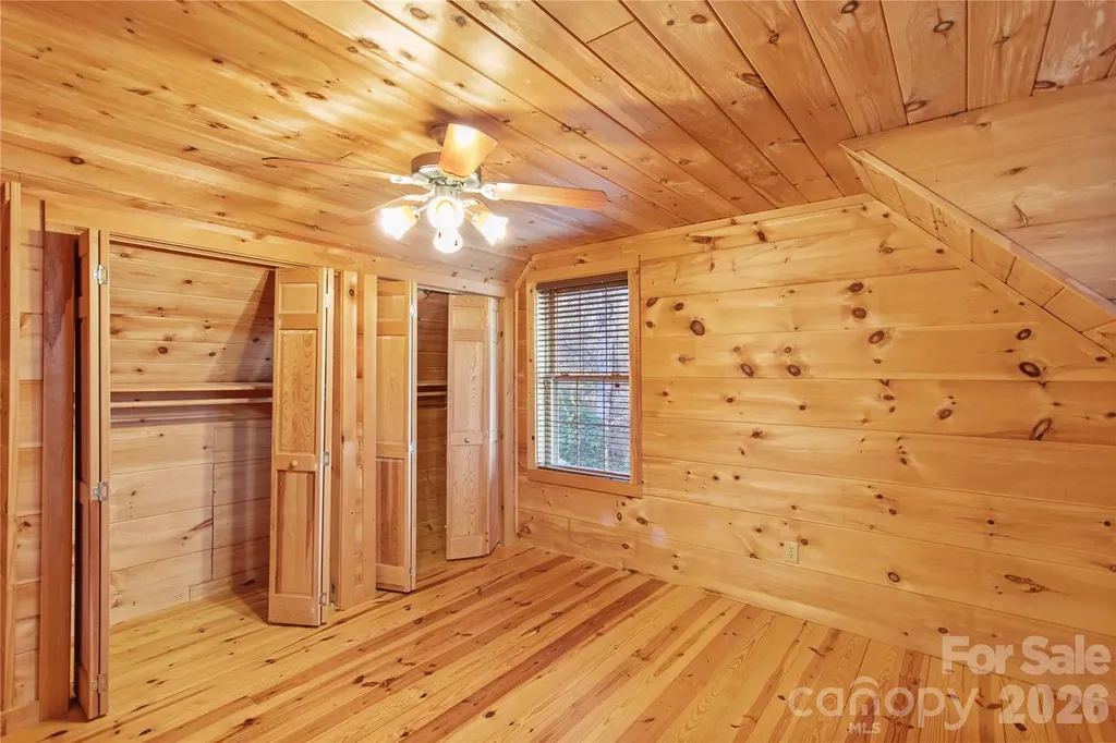 17 Aaron Way Waynesville NC 28786