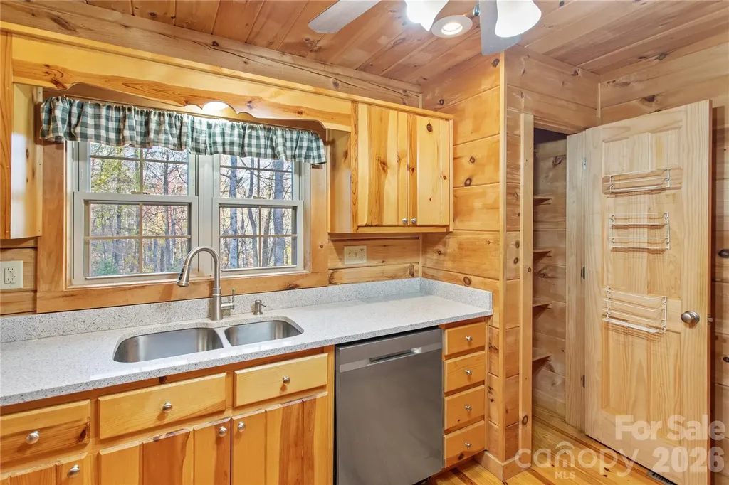 17 Aaron Way Waynesville NC 28786