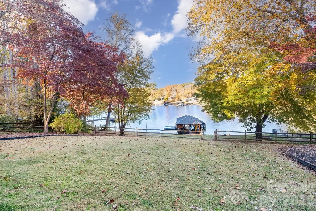 7088 Wateredge Drive Sherrills Ford NC 28673