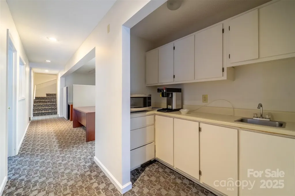 228 E Palmer Street Franklin NC 28734