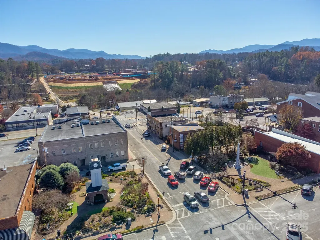 228 E Palmer Street Franklin NC 28734