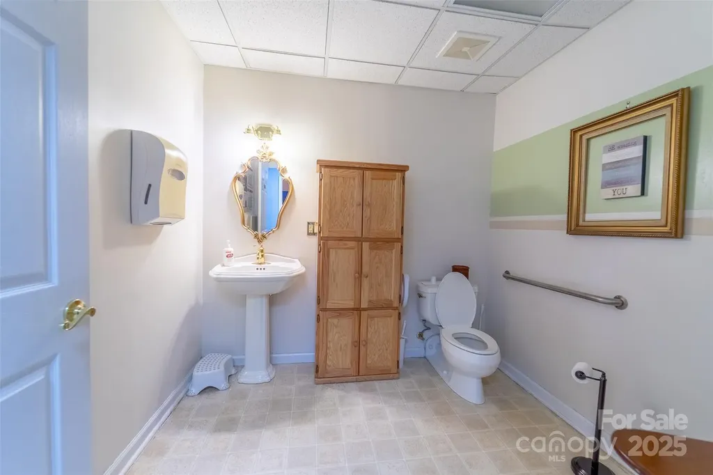228 E Palmer Street Franklin NC 28734