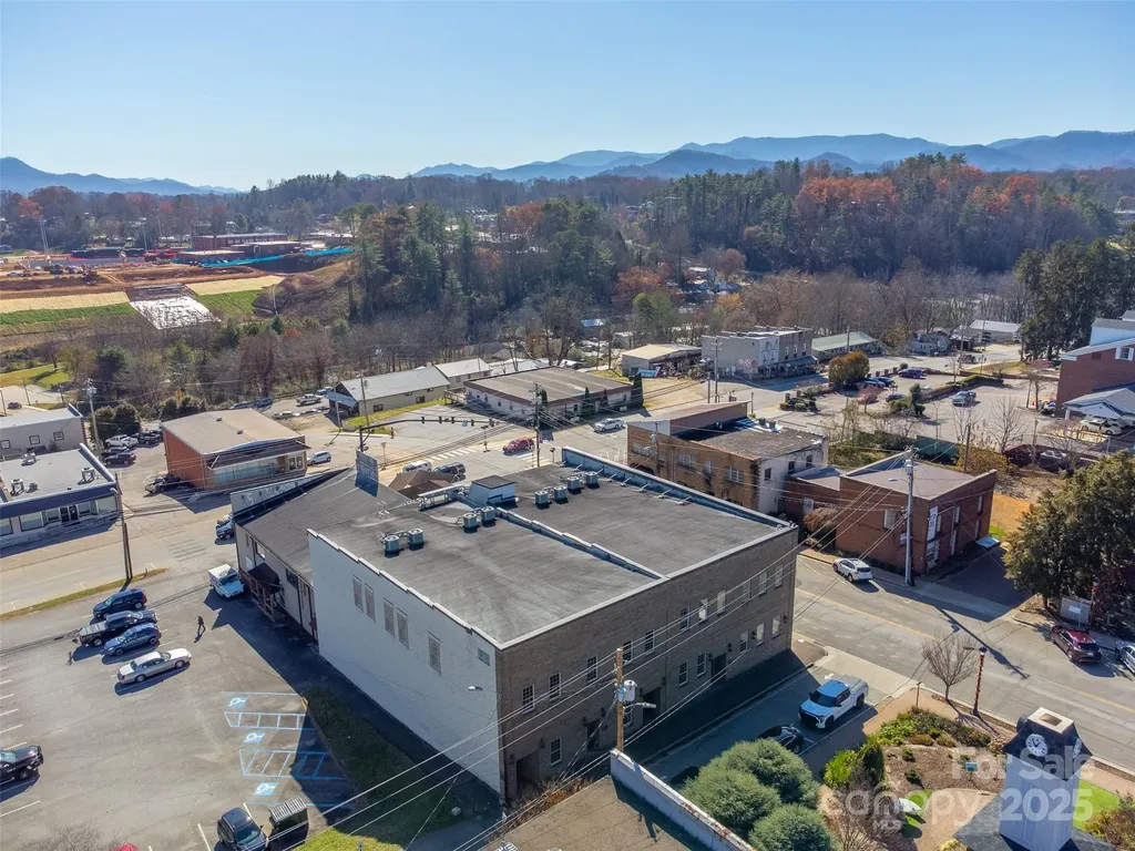 228 E Palmer Street Franklin NC 28734