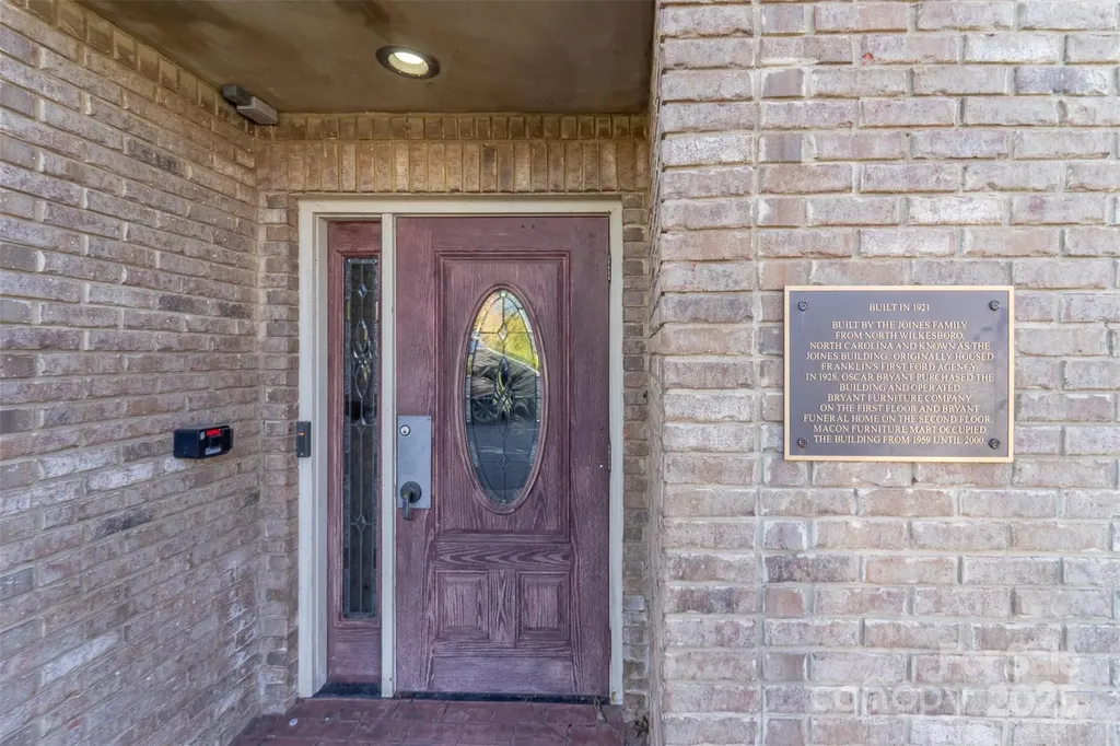 228 E Palmer Street Franklin NC 28734