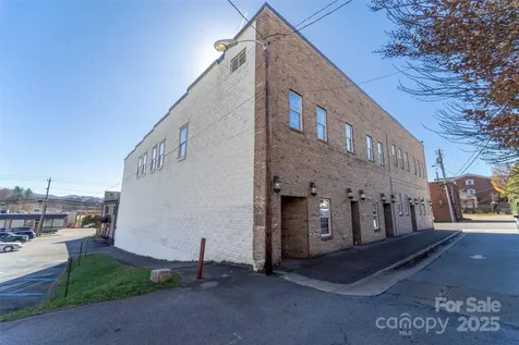 228 E Palmer Street Franklin NC 28734