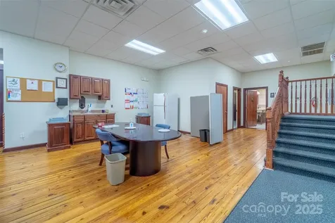 228 E Palmer Street Franklin NC 28734
