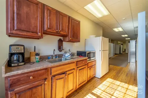 228 E Palmer Street Franklin NC 28734