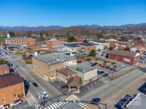 228 E Palmer Street Franklin NC 28734