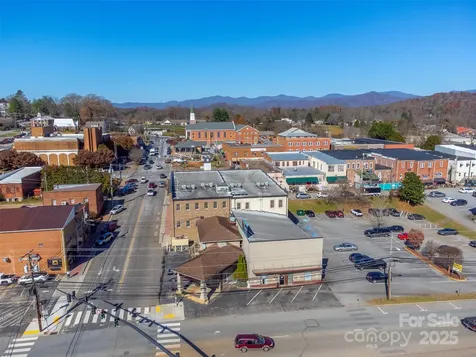 228 E Palmer Street Franklin NC 28734