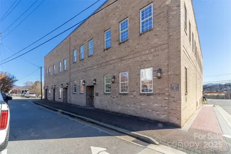 228 E Palmer Street Franklin NC 28734