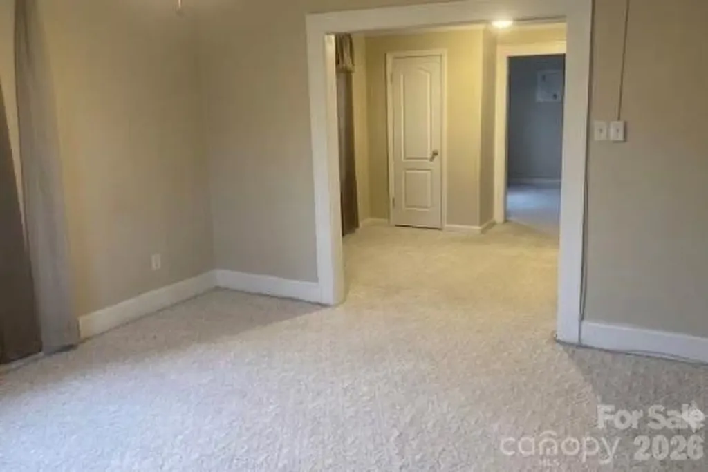 1906 Oaklawn Avenue Charlotte NC 28216