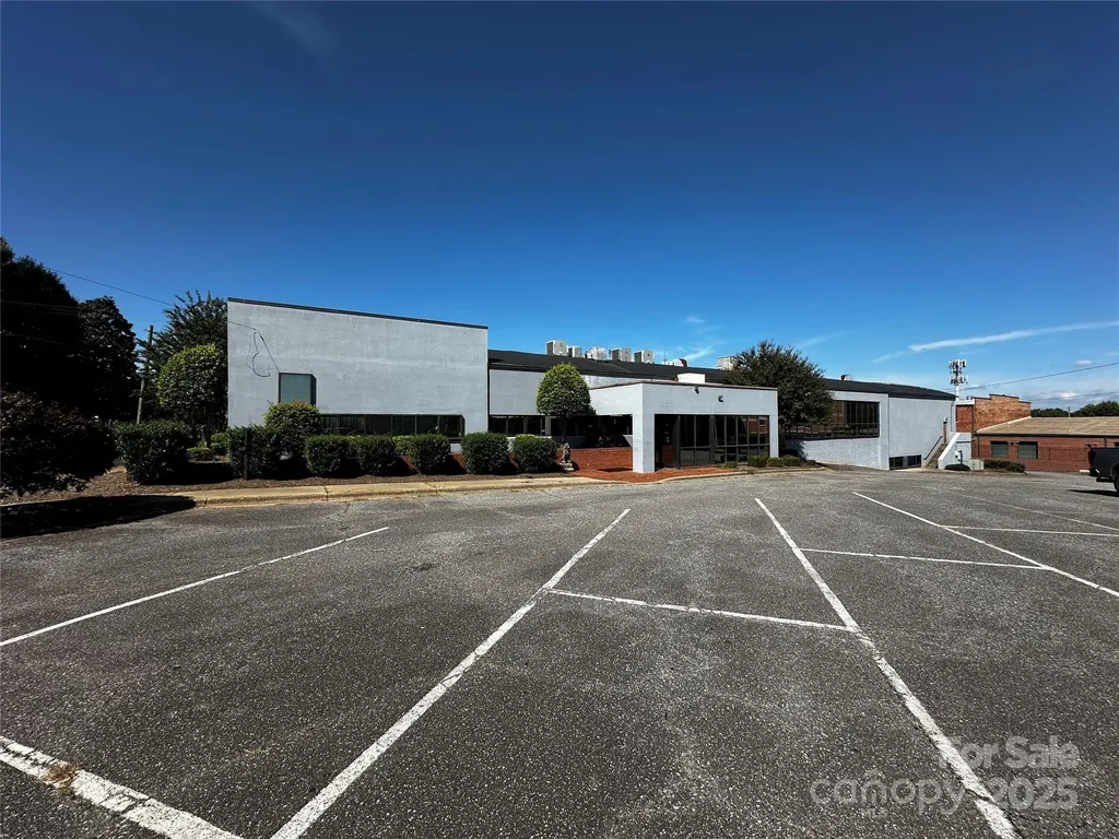 229 1st Avenue SE Hickory NC 28602